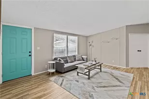 113 Austin St, Gatesville, TX 76528 - Photo 2