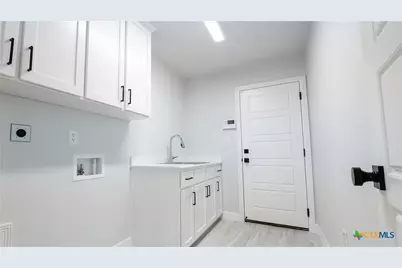 1321 Red Rock Road, Hewitt, TX 76643 - Photo 10