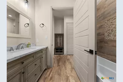 128 Strada Luca, Florence, TX 76527 - Photo 30