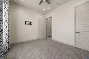 128 Strada Luca, Florence, TX 76527 - Photo 34