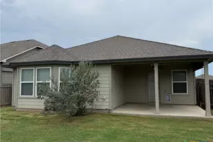 2252 Hawk Dr, New Braunfels, TX 78130 - Photo 2