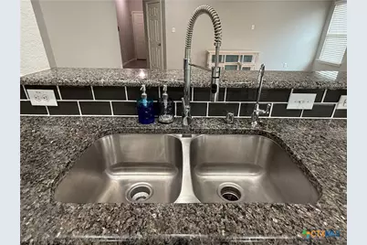 2252 Hawk Drive, New Braunfels, TX 78130 - Photo 14