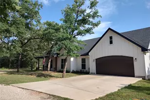 405 Woodlands Dr, Bastrop, TX 78602 - Photo 4