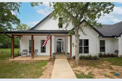 405 Woodlands Drive, Bastrop, TX 78602 - Photo 2