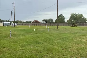 46 Co Rd 400, Yoakum, TX 77995 - Photo 2