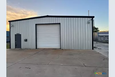 9605 N Navarro Street, Victoria, TX 77904 - Photo 1