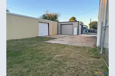 9605 N Navarro Street, Victoria, TX 77904 - Photo 14