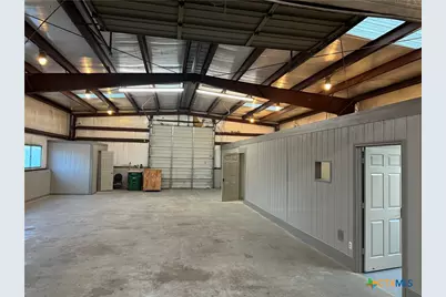 9605 N Navarro Street, Victoria, TX 77904 - Photo 12