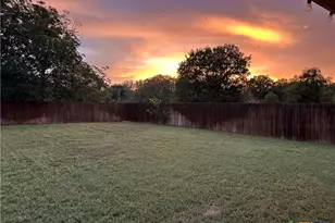 125 Cactus Wren Ln, Mcqueeney, TX 78123 - Photo 12