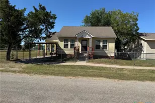602 & 606 E Clayton St, Cuero, TX 77954 - Photo 2