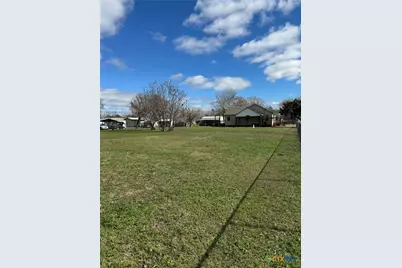 602 & 606 E Clayton Street, Cuero, TX 77954 - Photo 6