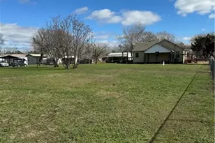 602 & 606 E Clayton St, Cuero, TX 77954 - Photo 6