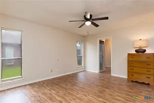 401 Mariner Dr, Victoria, TX 77901 - Photo 16