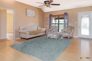 401 Mariner Dr, Victoria, TX 77901 - Photo 6