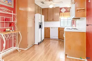 401 Mariner Dr, Victoria, TX 77901 - Photo 10