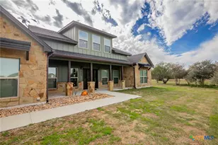 405 Battle Dr, Fannin, TX 77963 - Photo 2