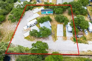 914 916 918 Mission St, Rockport, TX 78382 - Photo 1