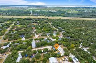 914 916 918 Mission St, Rockport, TX 78382 - Photo 6