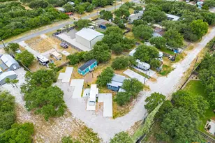 914 916 918 Mission St, Rockport, TX 78382 - Photo 2