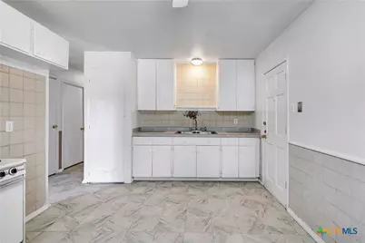 4806 Luz Avenue, San Antonio, TX 78237 - Photo 10