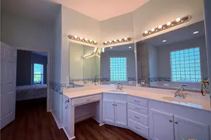 868 Shannon Ln, Port Lavaca, TX 77979 - Photo 16