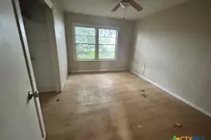 702 E Mesquite Ln, Victoria, TX 77901 - Photo 14