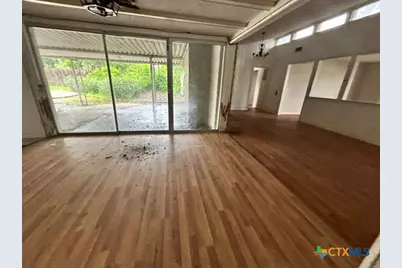 702 E Mesquite Lane, Victoria, TX 77901 - Photo 8