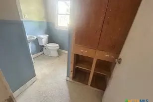 702 E Mesquite Ln, Victoria, TX 77901 - Photo 18