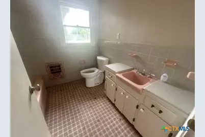 702 E Mesquite Lane, Victoria, TX 77901 - Photo 16