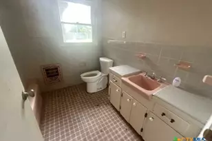 702 E Mesquite Ln, Victoria, TX 77901 - Photo 16