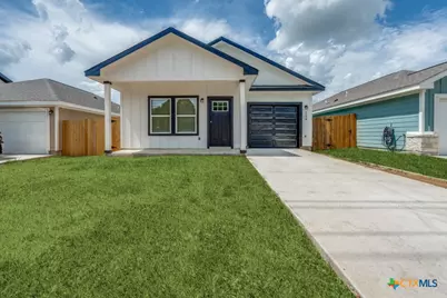 228 W Martindale, Seguin, TX 78155 - Photo 1