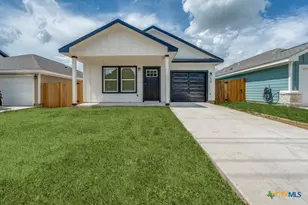 228 W Martindale, Seguin, TX 78155 - Photo 1