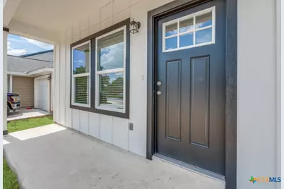 228 W Martindale, Seguin, TX 78155 - Photo 4
