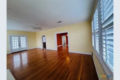 109 N Lutterloh Avenue, Gatesville, TX 76528 - Photo 4