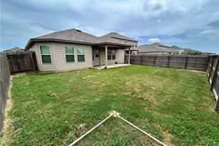 724 Stonemanor, Seguin, TX 78155 - Photo 30