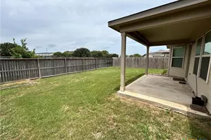 724 Stonemanor, Seguin, TX 78155 - Photo 32