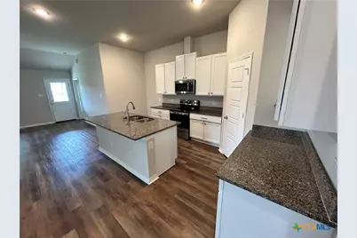 724 Stonemanor, Seguin, TX 78155 - Photo 14