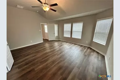 724 Stonemanor, Seguin, TX 78155 - Photo 10