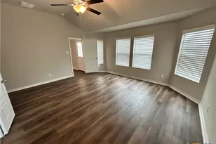 724 Stonemanor, Seguin, TX 78155 - Photo 10