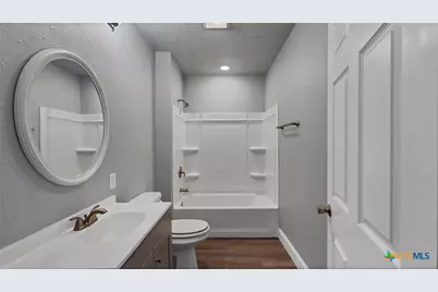 101 E East Street, Stockdale, TX 78160 - Photo 8