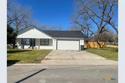 101 E East Street, Stockdale, TX 78160 - Photo 2