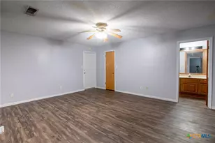 204 Westwood St, Victoria, TX 77901 - Photo 12