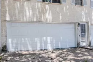 204 Westwood St, Victoria, TX 77901 - Photo 2