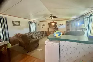 204 N 4th St, Seadrift, TX 77983 - Photo 6