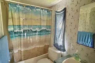 204 N 4th St, Seadrift, TX 77983 - Photo 10