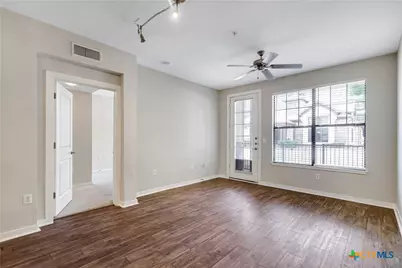 7342 Oak Manor Drive #4107, San Antonio, TX 78229 - Photo 4