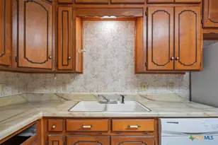 205 W Walker Ave, Temple, TX 76501 - Photo 12