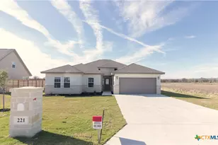 221 Colonial Ln, La Vernia, TX 78121 - Photo 2