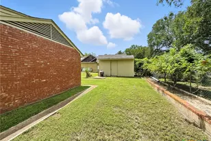 700 Park St, Gatesville, TX 76528 - Photo 6