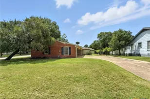700 Park St, Gatesville, TX 76528 - Photo 4